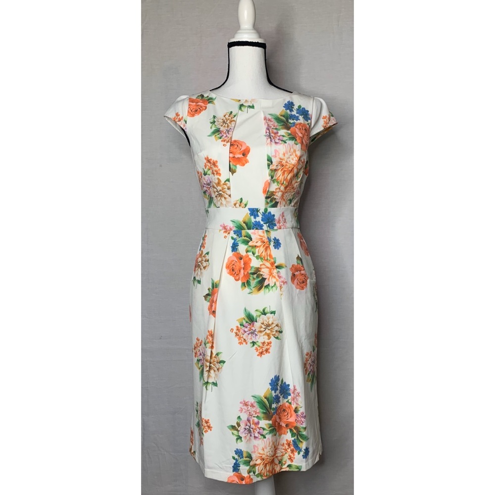NWT ModCloth Floral Dress Size Small